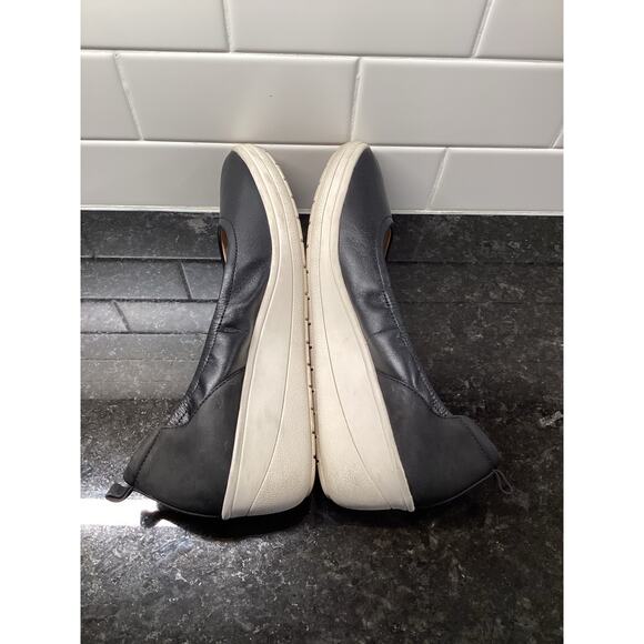 Vionic women's Jacey slip-on black leather wedge shoe size 8 comfort - Picture 6 of 7